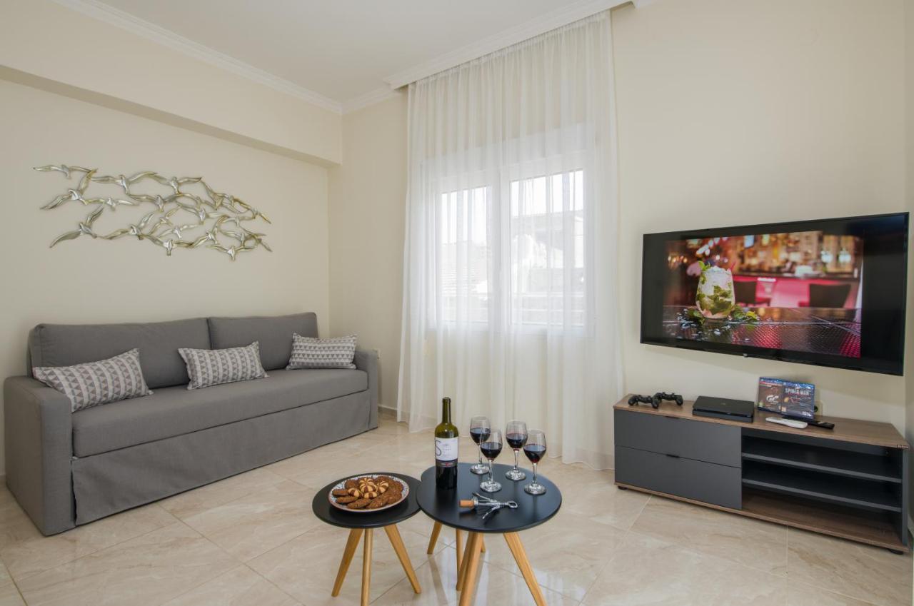 Center Manolia Dream 3 Bedroom Apartment 100M Away From The Beach Chania  Exterior photo