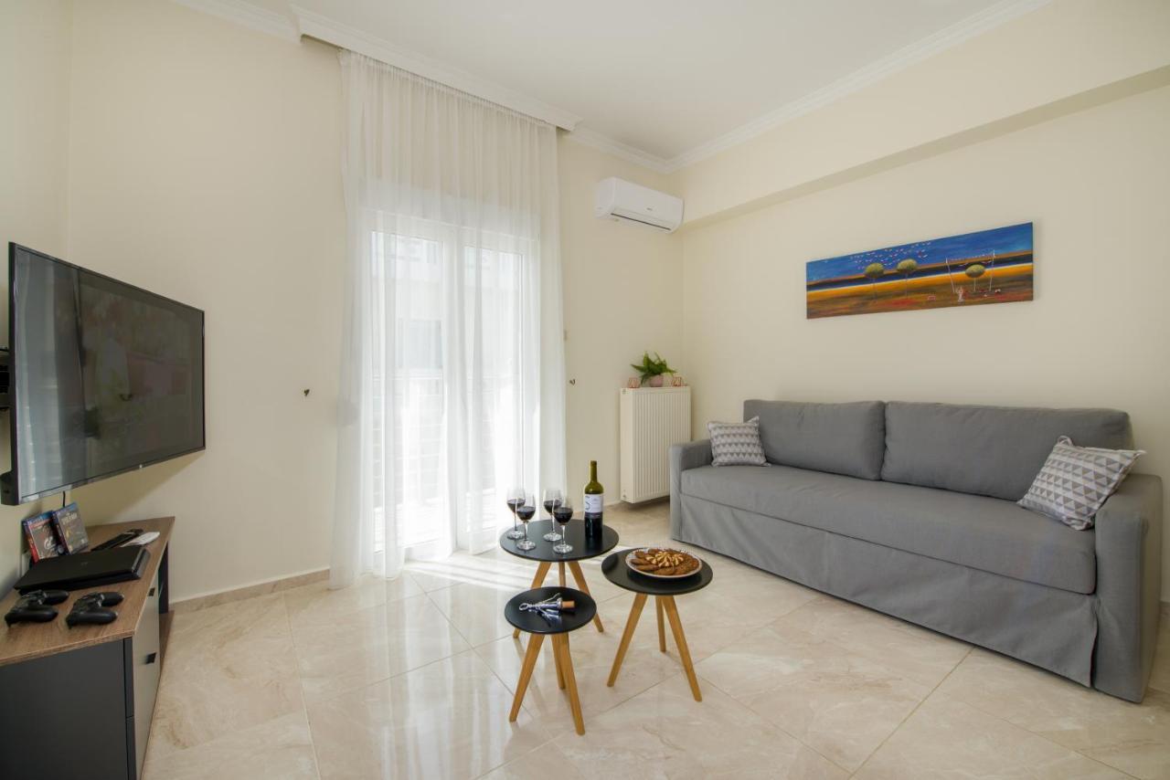 Center Manolia Dream 3 Bedroom Apartment 100M Away From The Beach Chania  Exterior photo